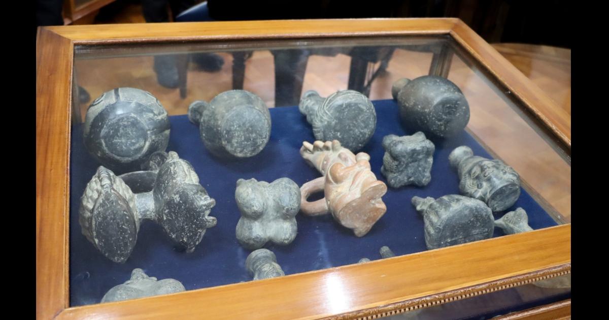 Tesoro histoacuterico recuperado- restituyen valiosos bienes culturales pertenecientes a Peruacute