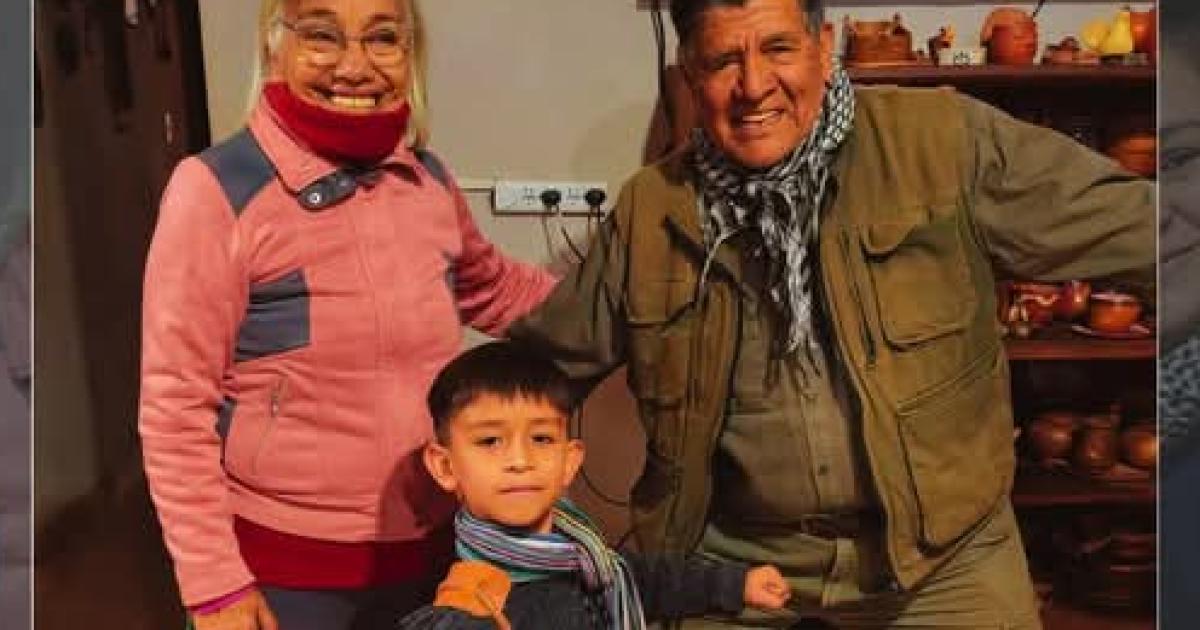 Gabriel Omar Silva el pequentildeo bombisto que conquista corazones con su talento