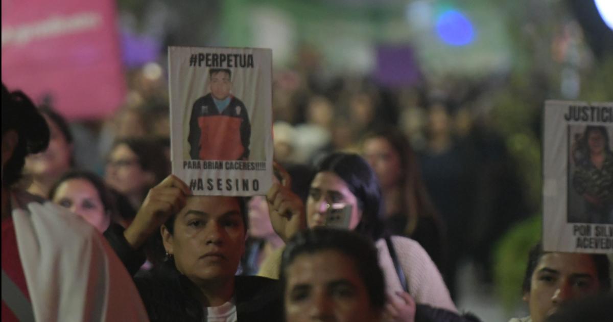 FOTOS- Las imaacutegenes de la marcha Ni Una Menos en Santiago 