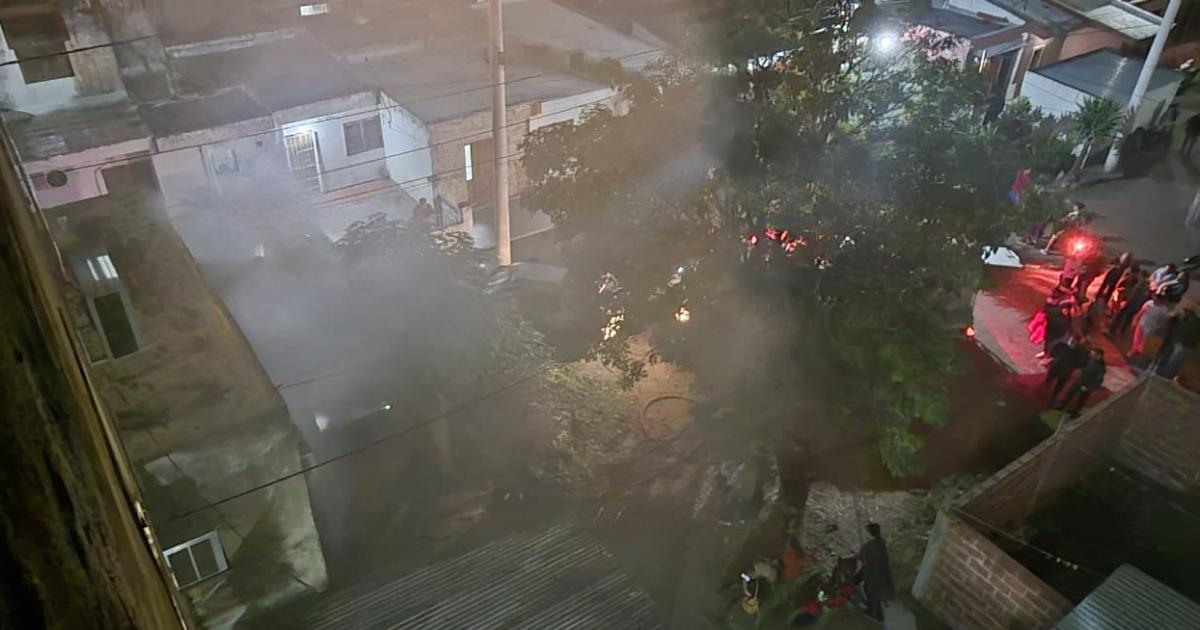 Voraz incendio afectoacute a una vivienda en el barrio Misky Mayu