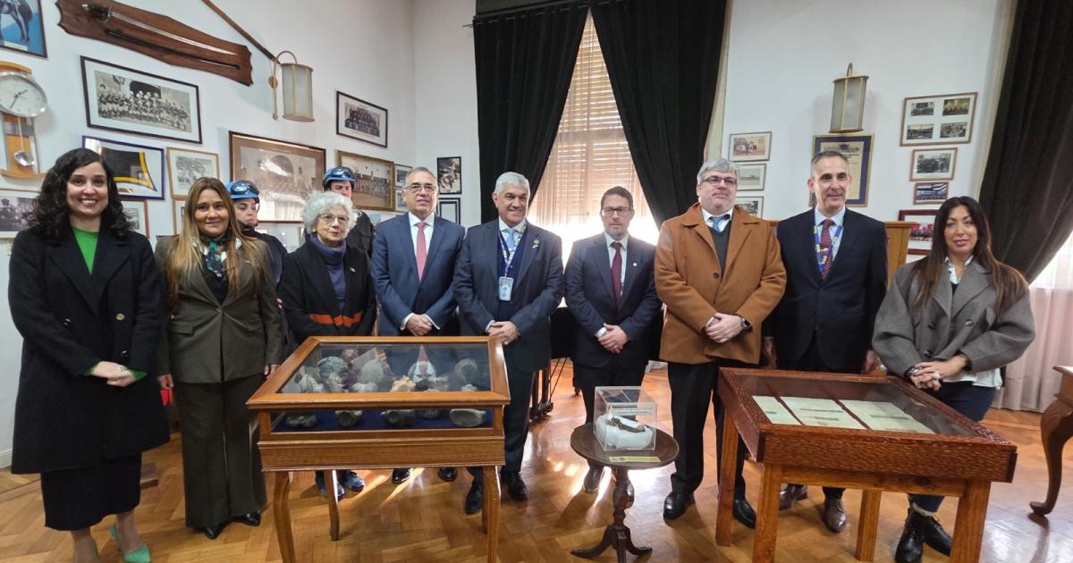 Tesoro histoacuterico recuperado- restituyen valiosos bienes culturales pertenecientes a Peruacute