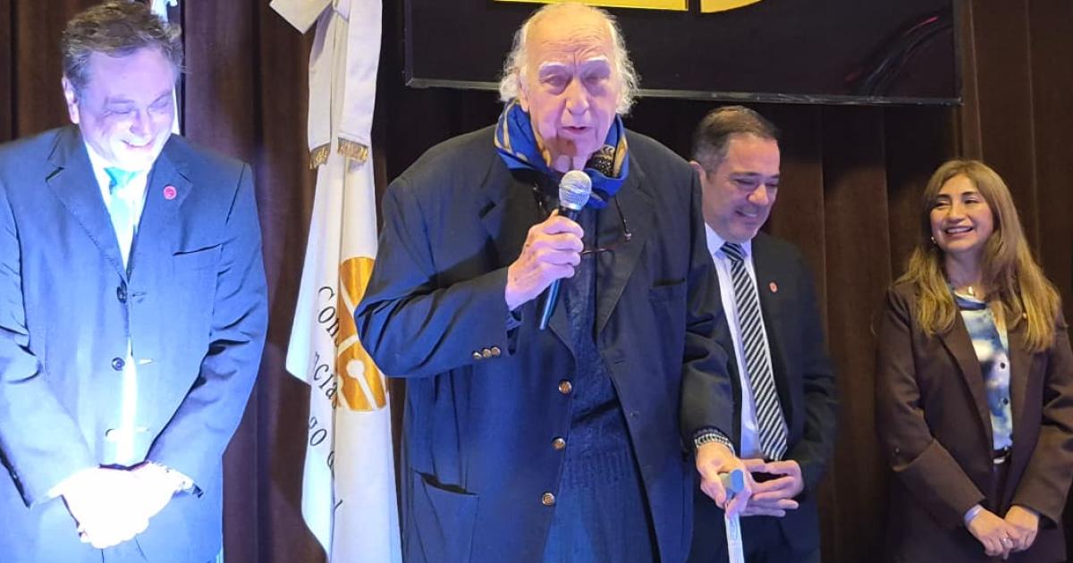 El Consejo de Ciencias Econoacutemicas homenajeoacute a asociados con 25 y 50 antildeos de trayectoria