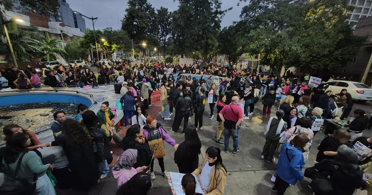 Bajo la consigna Paren de matarnos inicioacute la marcha de Ni Una Menos en Santiago