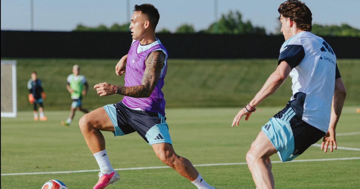 Scaloni proboacute con Agustiacuten Giay de lateral derecho y el 11 estaacute casi definido