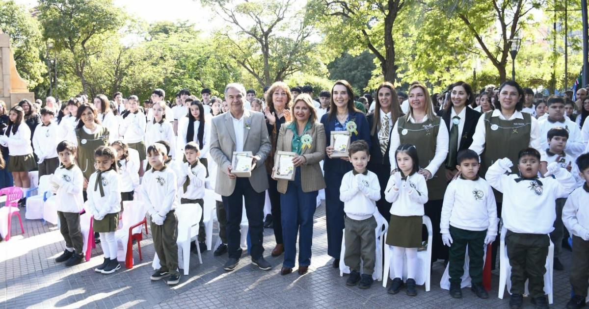 La intendente Fuentes y la ministra de Educacioacuten Nassif encabezaron una jornada especial por el Diacutea del Medio Ambiente