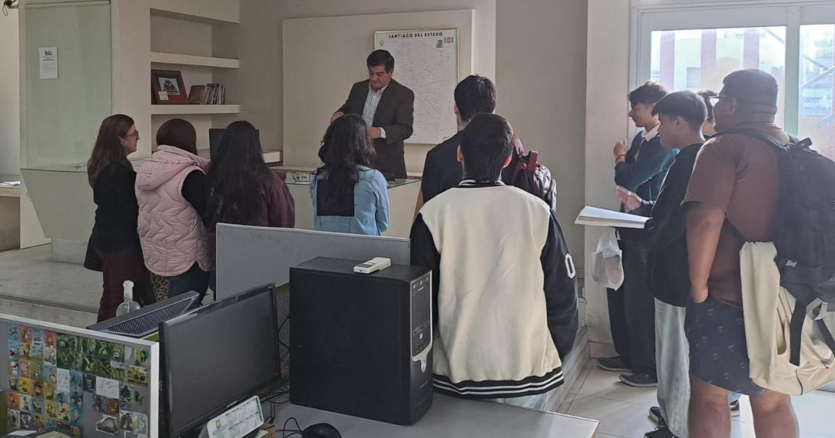 Estudiantes de periodismo recorrieron las instalaciones de El Liberal 