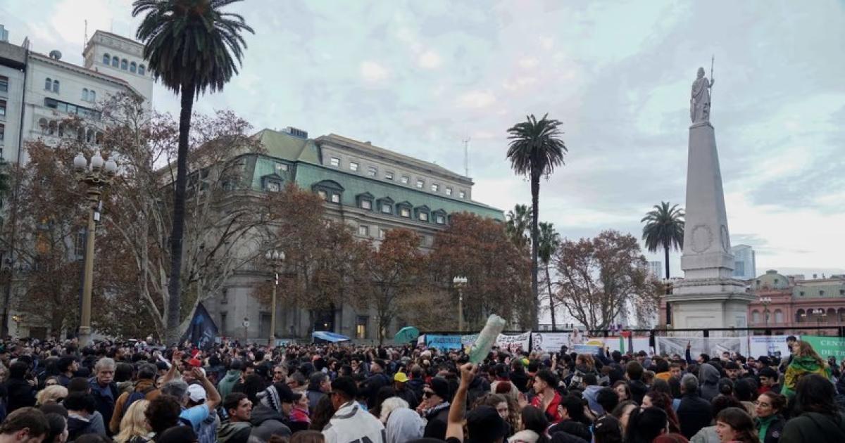 Santiago del Estero y todo paiacutes celebroacute ayer una Misa Ricotera para despedir Carlos Indio Solari
