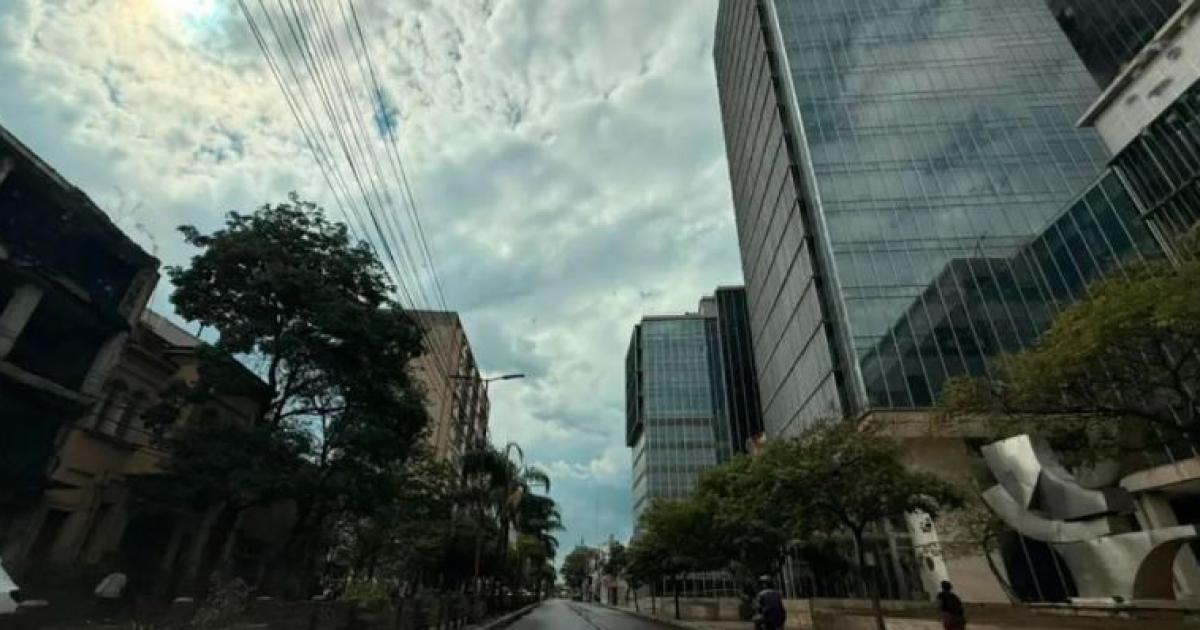 Fin de semana inestable con posibles lluvias y maacuteximas de 23degC