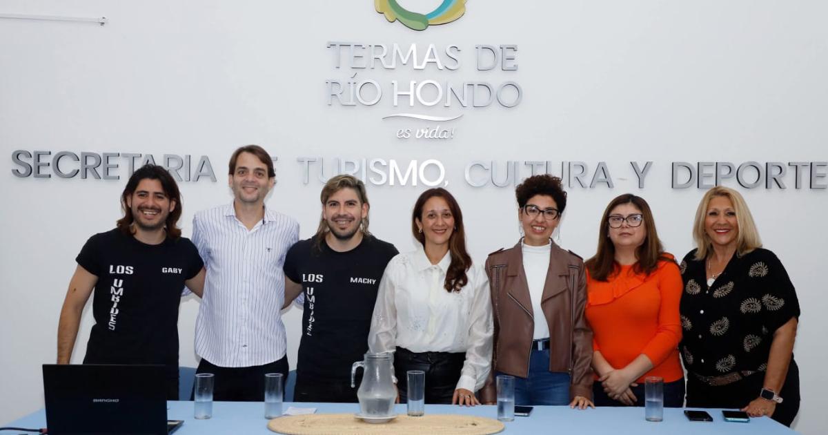 Los Umbides Show Internacional vuelven al escenario del Cine Teatro Rex 
