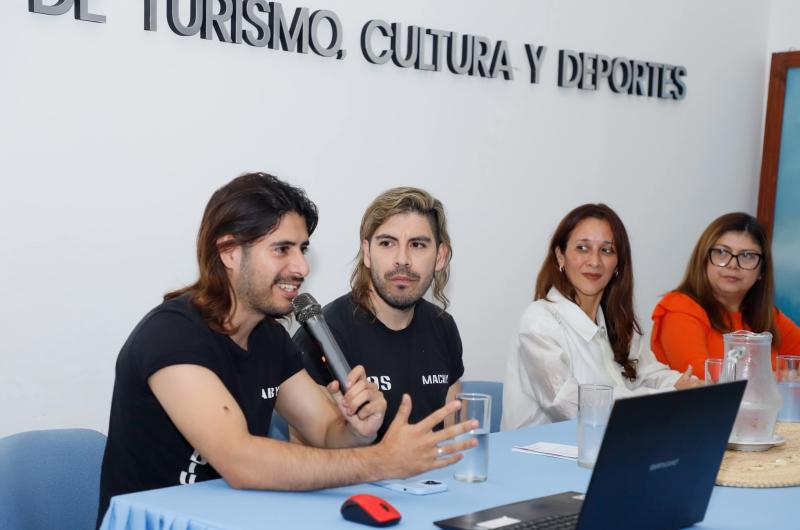 Los Umbides Show Internacional vuelven al escenario del Cine Teatro Rex 