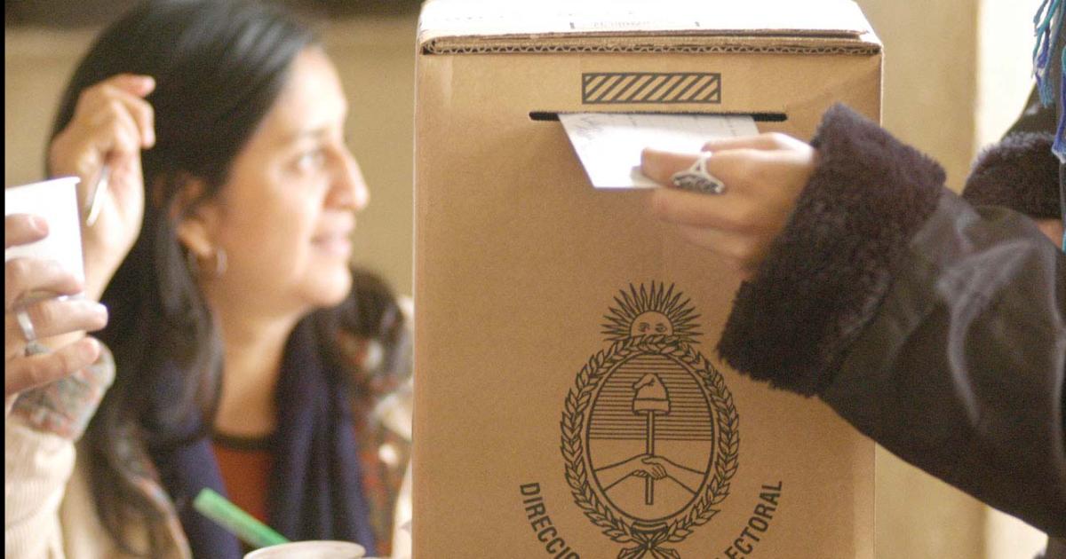 Las fuerzas locales tienen casi definidos a los candidatos a intendente en comunas del interior