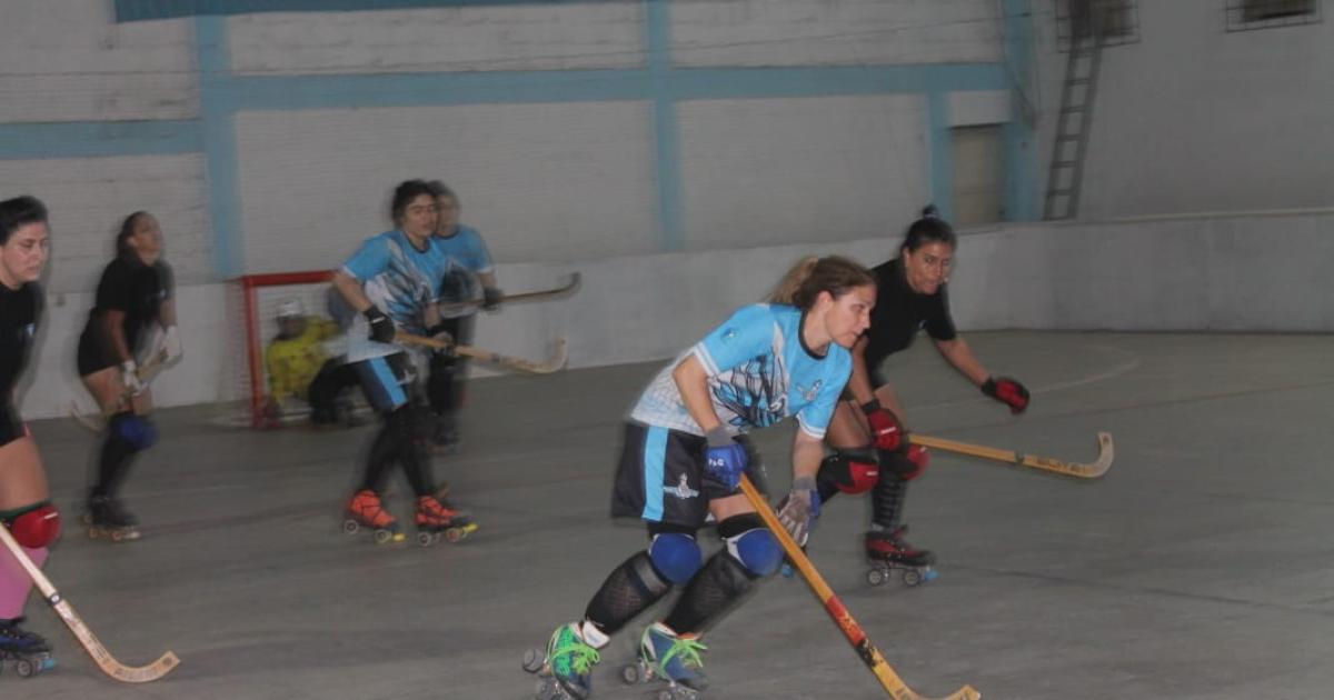 La pasioacuten que cruzoacute provincias y convirtioacute un suentildeo en realidad- Fernaacutendez estrenoacute su cancha gracias al trabajo colectivo