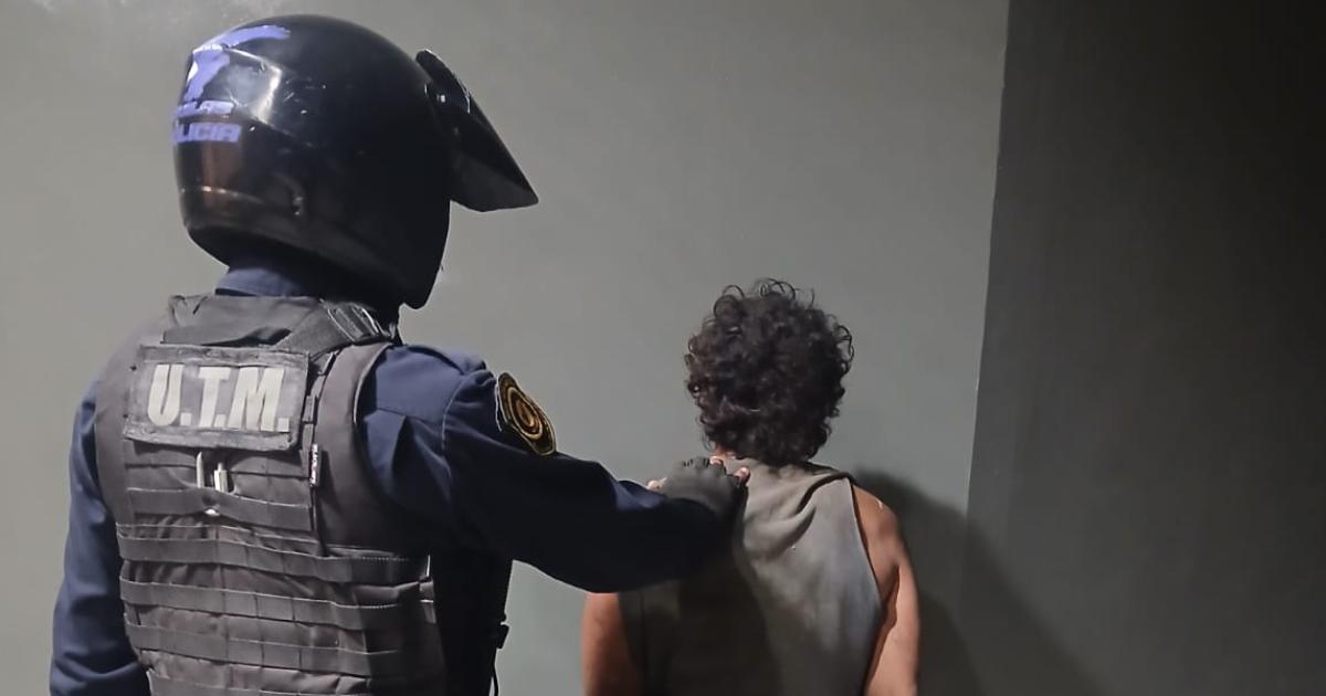 La Policiacutea redujo y aprehendioacute a un sujeto denunciado por amenazas