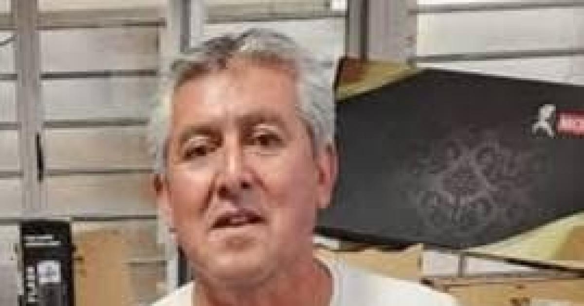 Conocido DT y futbolista se descompensoacute en un baile y fallecioacute