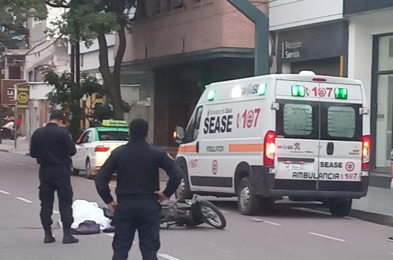 Jugador de fuacutetbol alcoholizado chocoacute y matoacute a una empleada de farmacia y huyoacute rumbo a Fernaacutendez