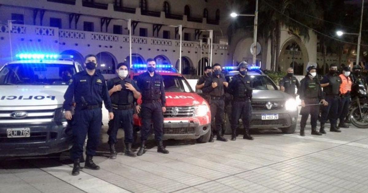 Un violento cruce entre hinchadas terminoacute con incidentes y dos hospitalizados