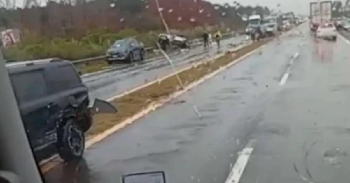 Cuatro muertos y varios heridos tras un choque muacuteltiple en la Ruta 12