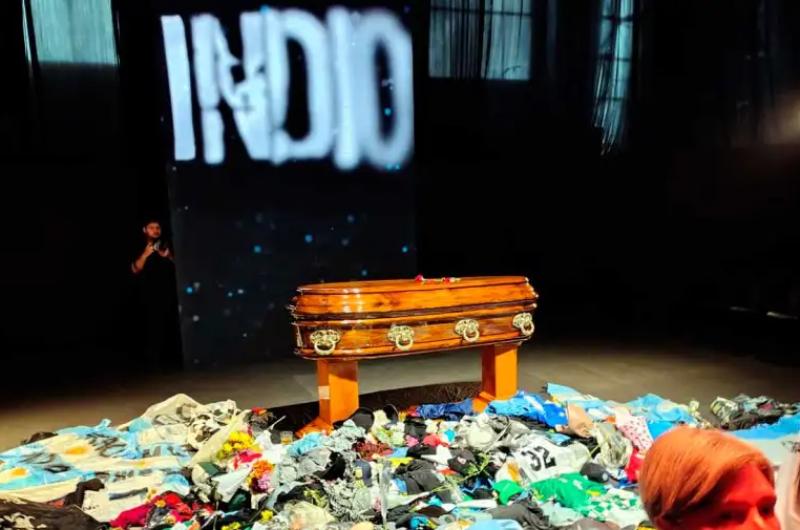Terminoacute el velorio del Indio Solari- Una multitud lo despidioacute 
