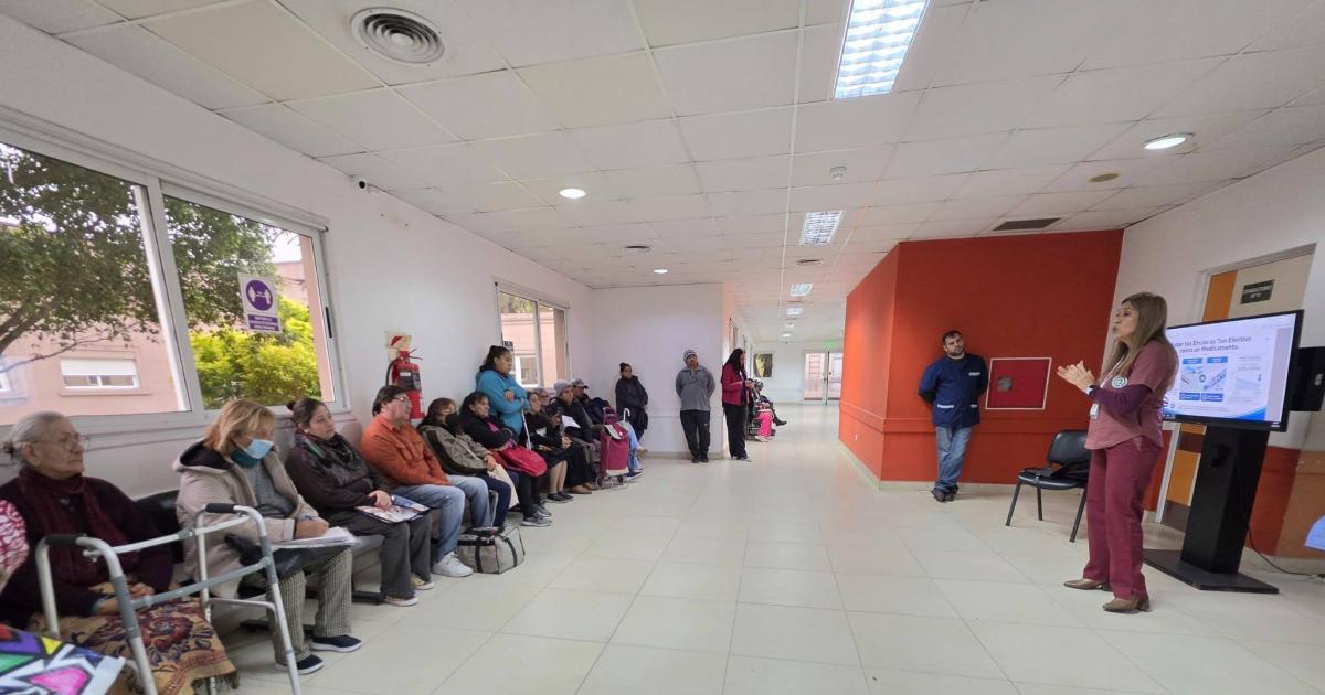 Brindan taller sobre la relacioacuten directa entre la diabetes y la salud bucal