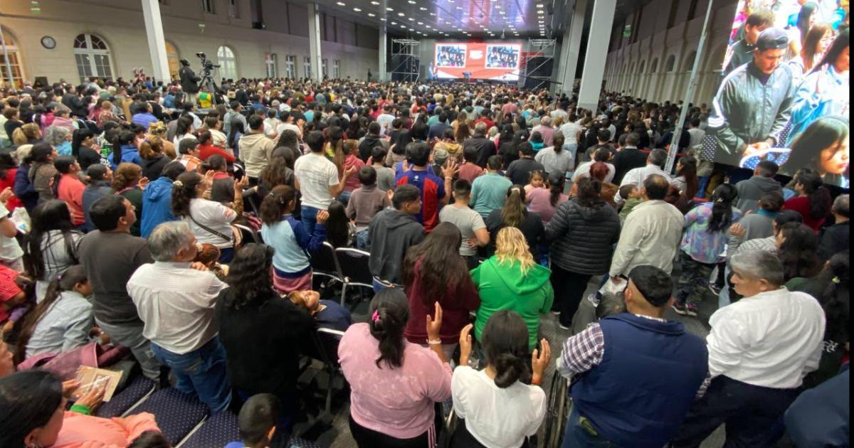 Multitudinario Encuentro de las Familias reunioacute a maacutes de 3600 personas en el Foacuterum