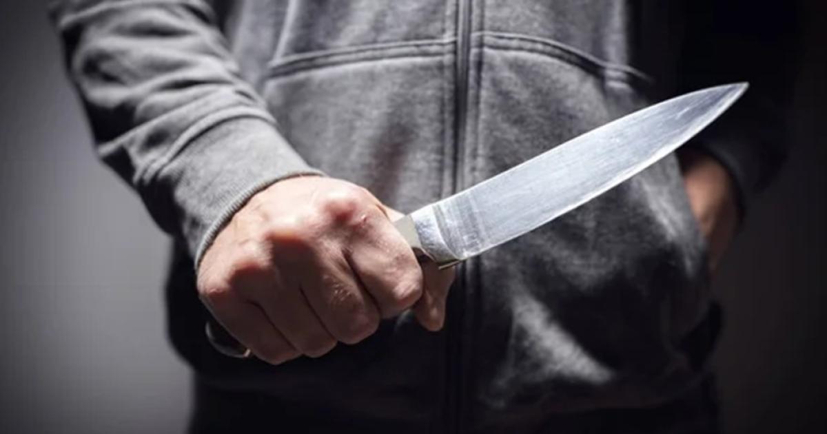 Asaltoacute con un cuchillo a una procuradora y luego la hirioacute al reclamarle sus pertenencias