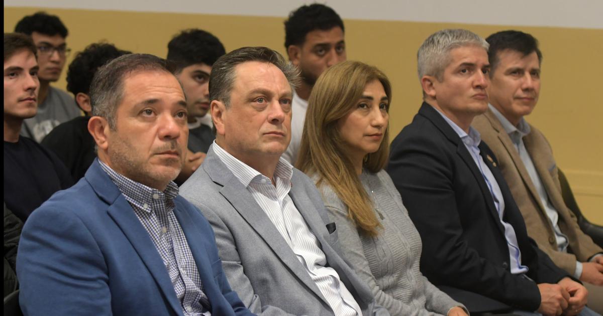 CHARLA EN CIENCIAS ECONOacuteMICAS