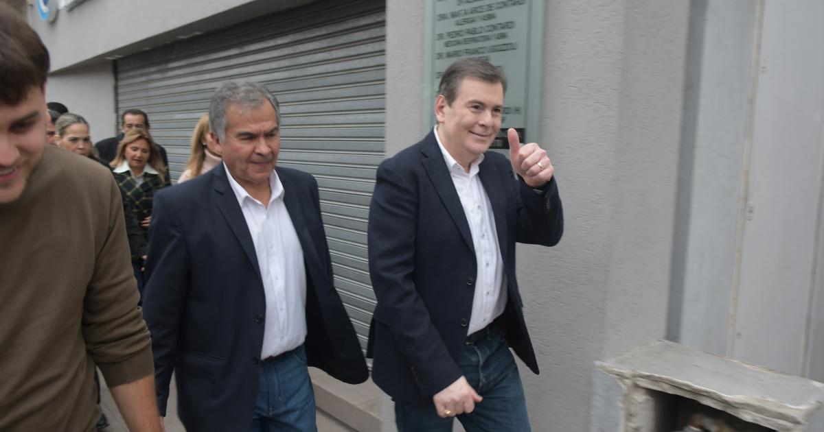 Eliacuteas Suaacuterez respaldoacute a Mario Benavente como candidato a intendente de la Capital