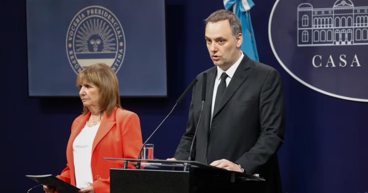 Bullrich volvioacute a cuestionar a Adorni por su patrimonio- Es una omisioacuten eacutetica