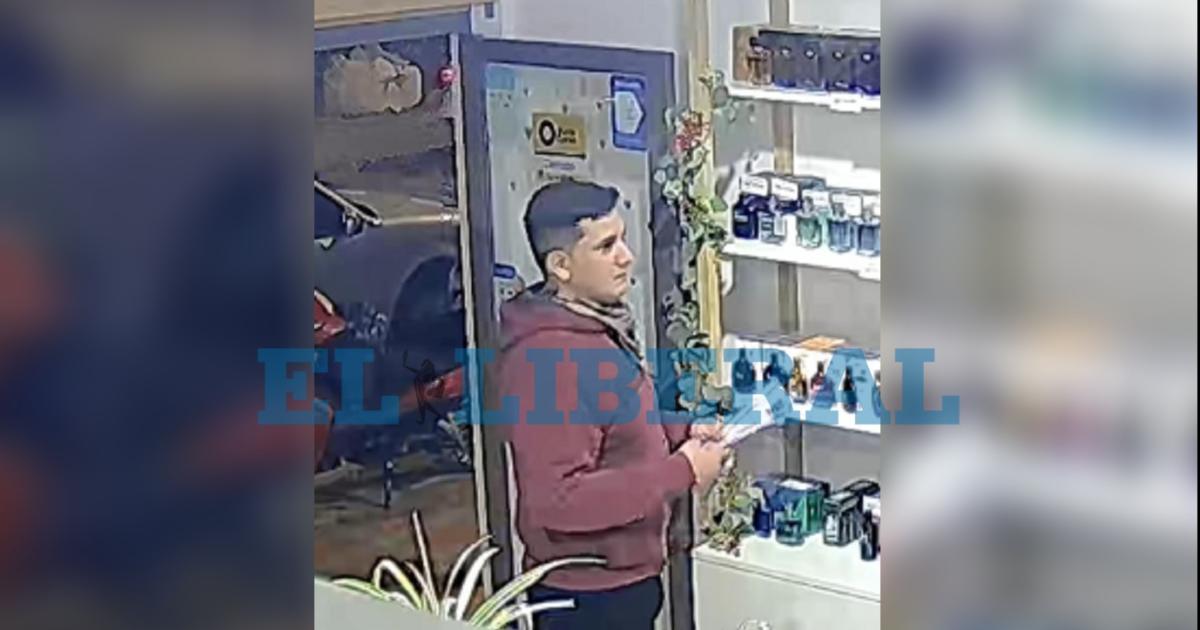 Denuncian el robo de un perfume valuado en maacutes de 100 mil en un local del barrio Ramoacuten Carrillo