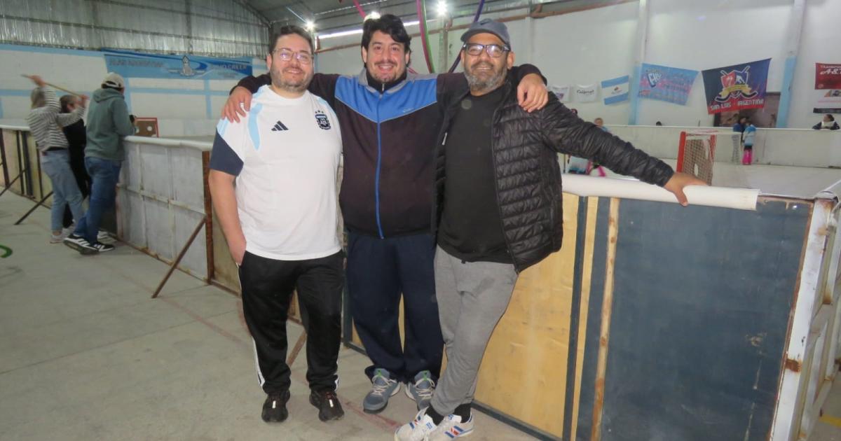 HOCKEY SOBRE PATINES EN FERNAacuteNDEZ