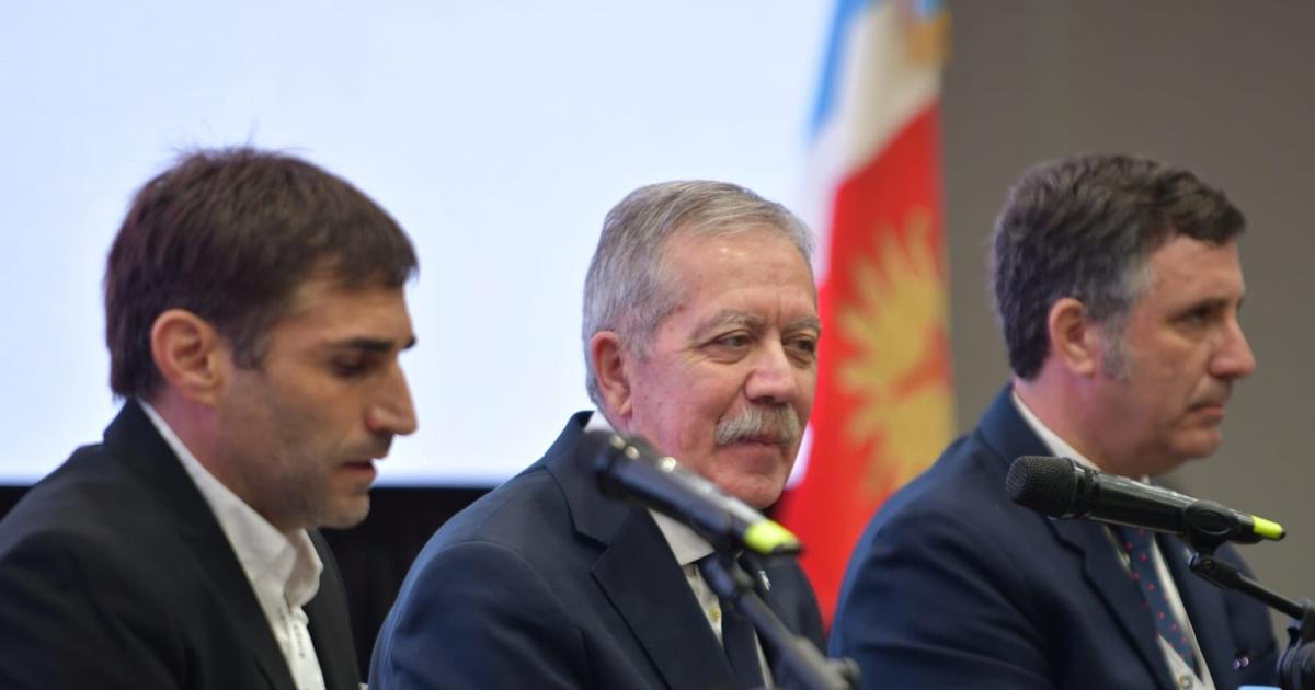 Eliacuteas Suaacuterez abrioacute el 1deg Foro de Economiacuteas Regionales de la Repuacuteblica Argentina y llamoacute a consolidar un modelo productivo federal