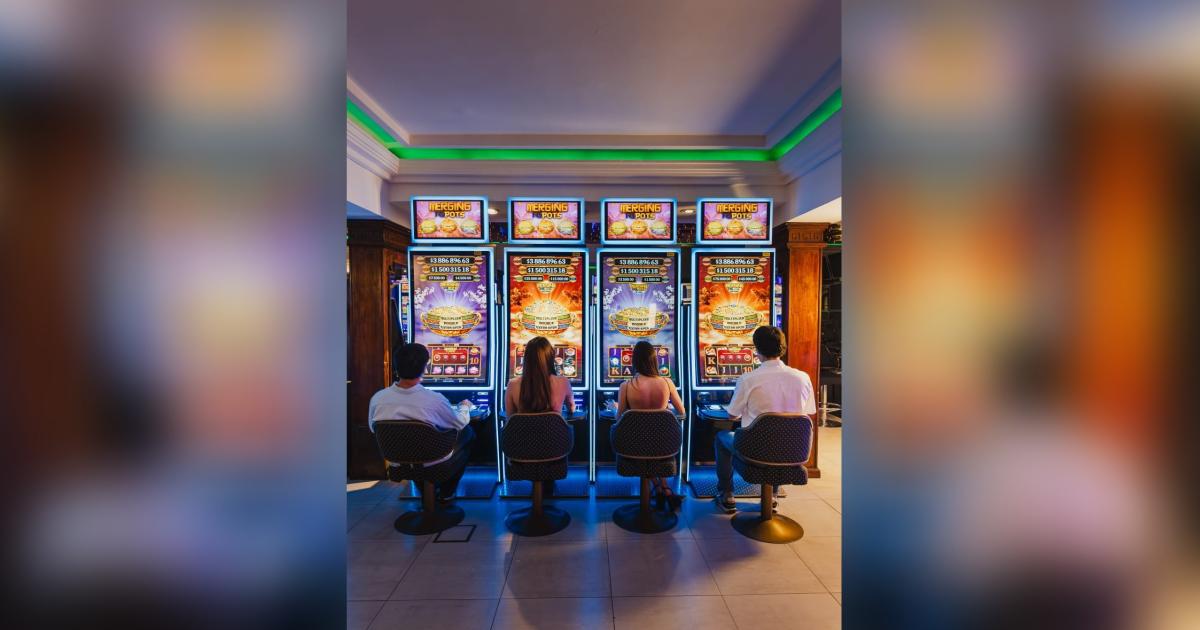 Casinos del Sol renueva la diversioacuten con nuevas tragamonedas y un show en vivo de Walter Castantildeo