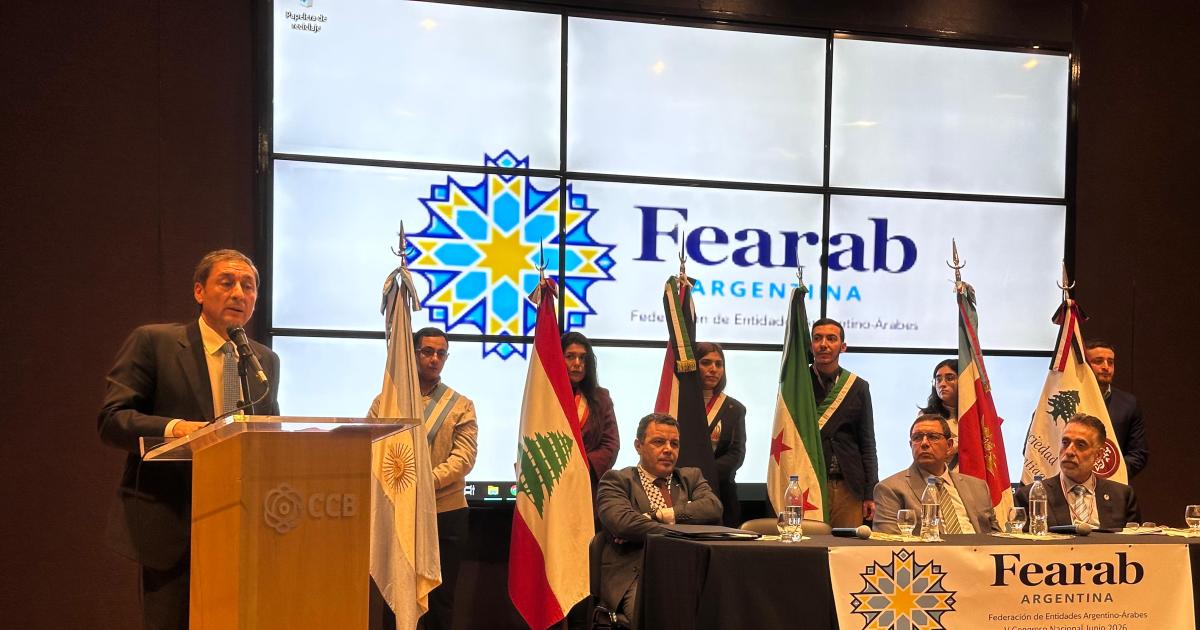 Silva Neder destacoacute el legado de la colectividad aacuterabe en la apertura del Congreso de FEARAB