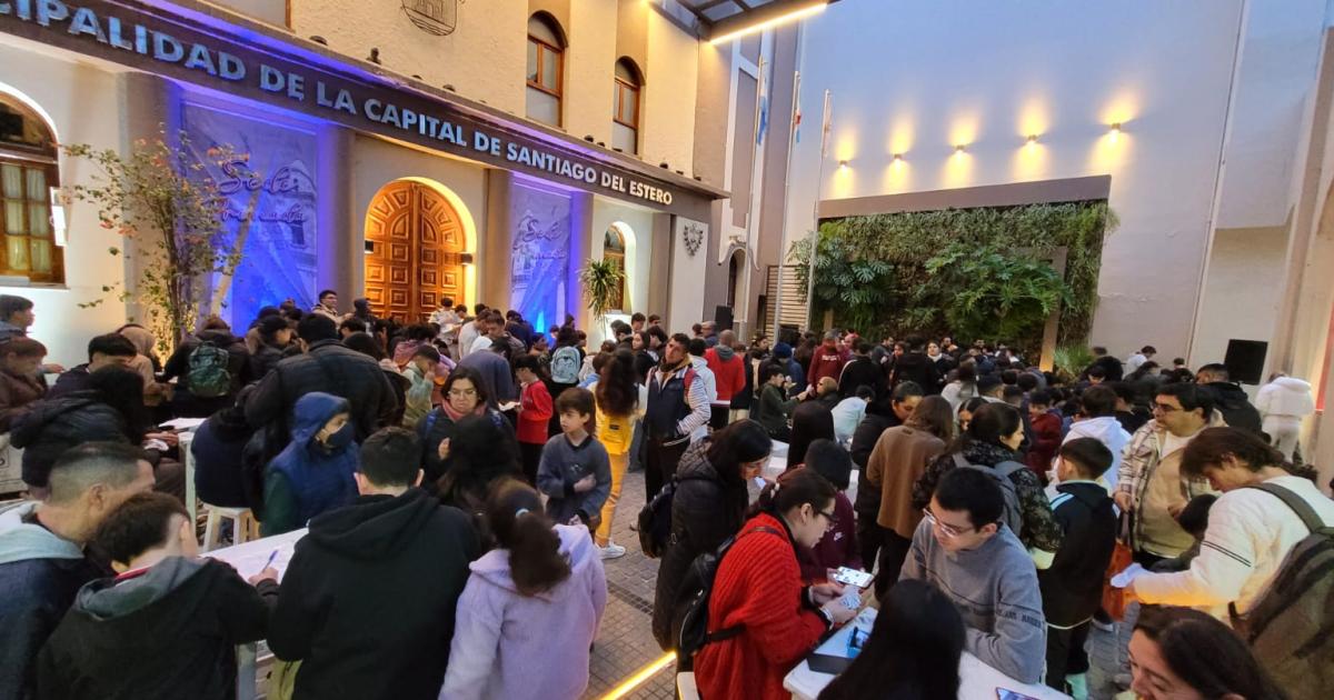La Cambiatoacuten Mundialista repitioacute la gran convocatoria en la explanada de la Municipalidad