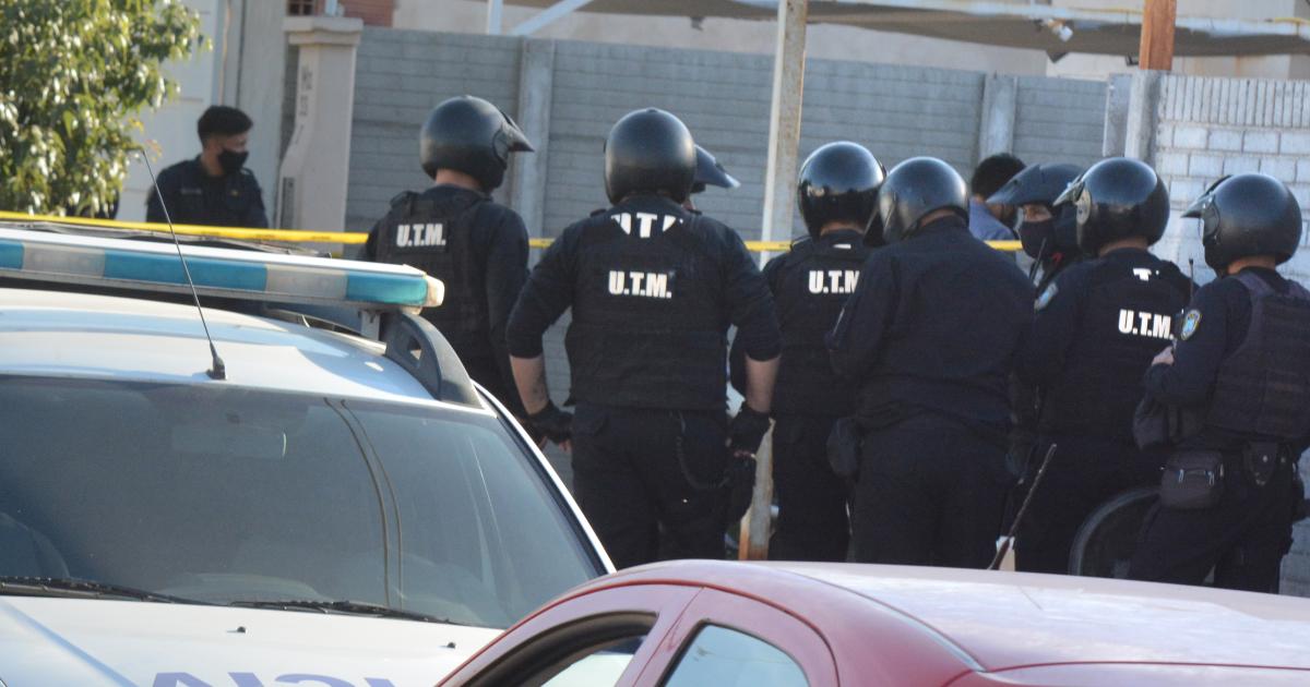 Joven discutioacute con su pareja y se cortoacute el cuello con un vidrio