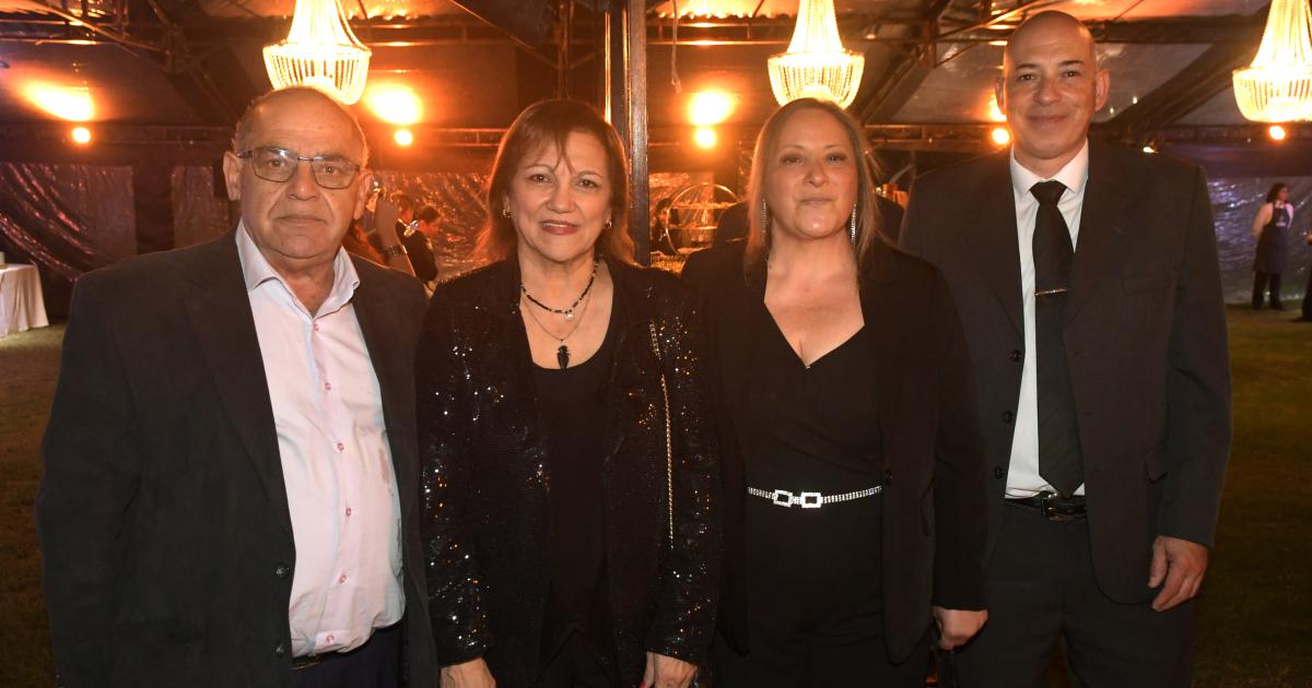 GRAN FIESTA DE GRADUADOS EN ZAMBRA
