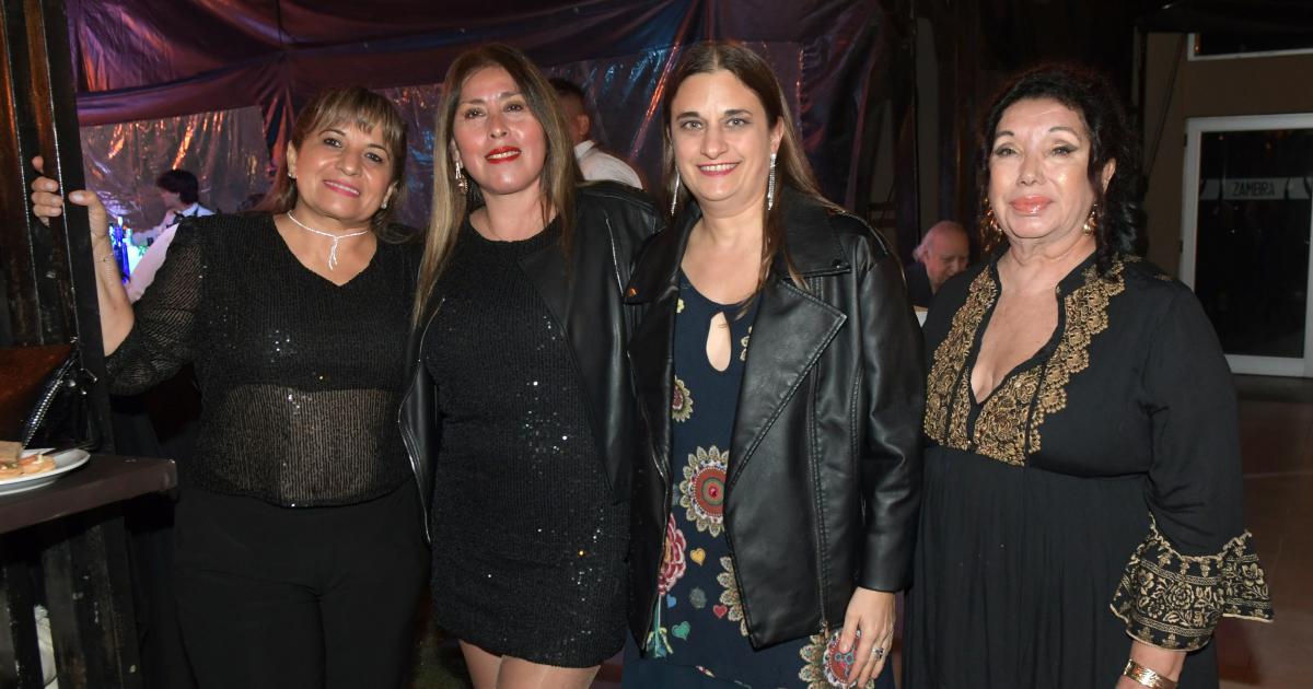 GRAN FIESTA DE GRADUADOS EN ZAMBRA