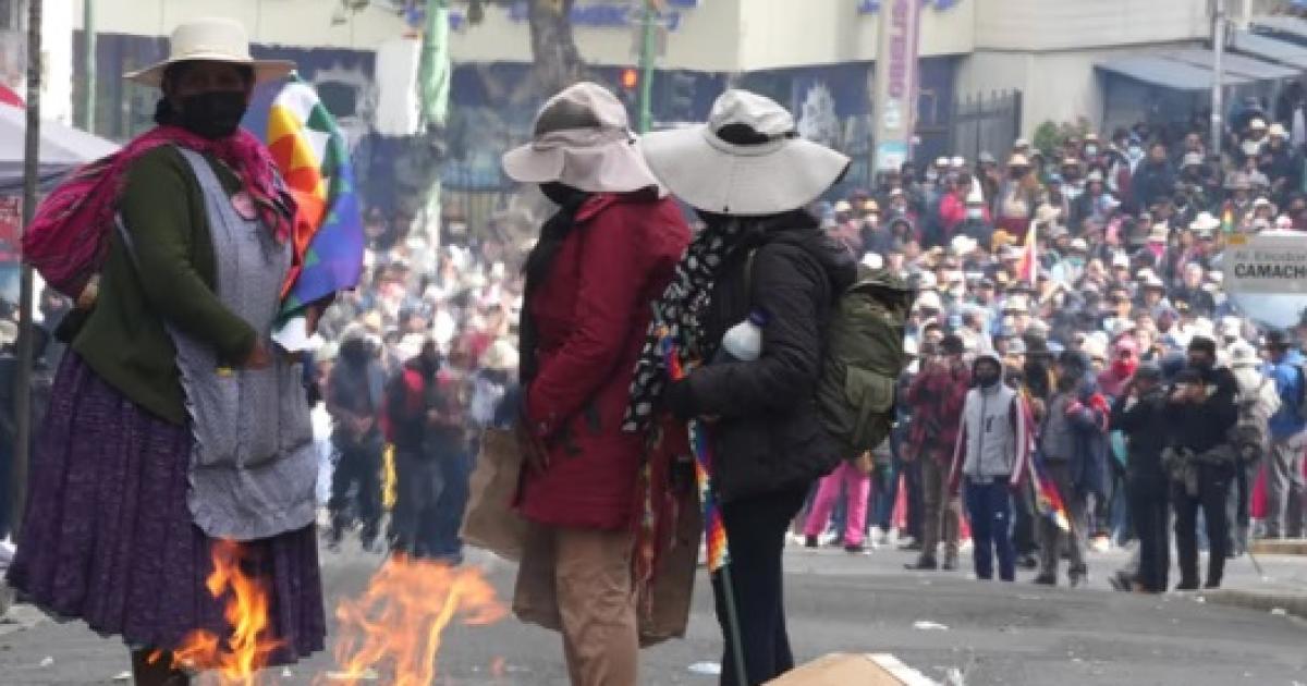 Las organizaciones sociales abren viacutea de diaacutelogo en Bolivia