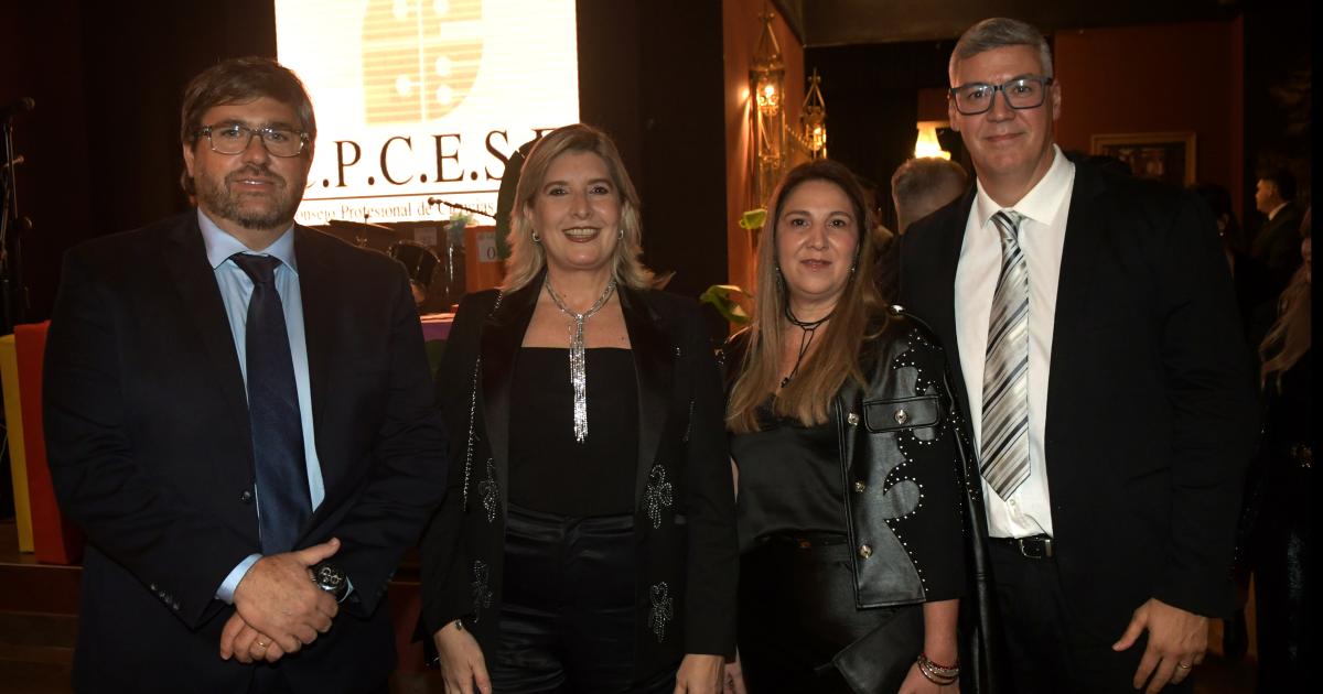 GRAN FIESTA DE GRADUADOS EN ZAMBRA