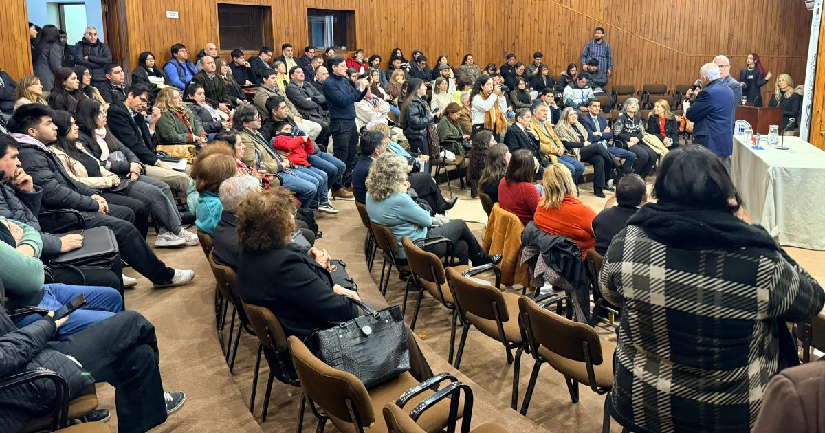 Con un gran marco de asistentes finalizoacute con gran eacutexito la 4ordf Jornada de Historia de los Pueblos del Territorio Santiaguentildeo