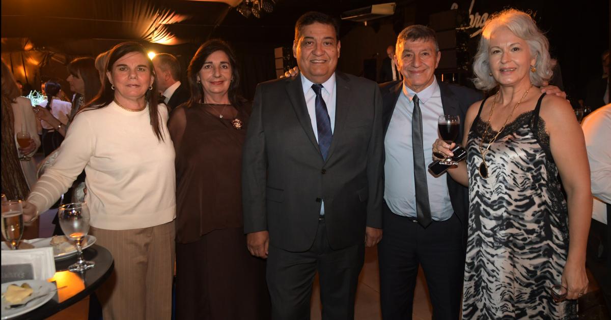 GRAN FIESTA DE GRADUADOS EN ZAMBRA