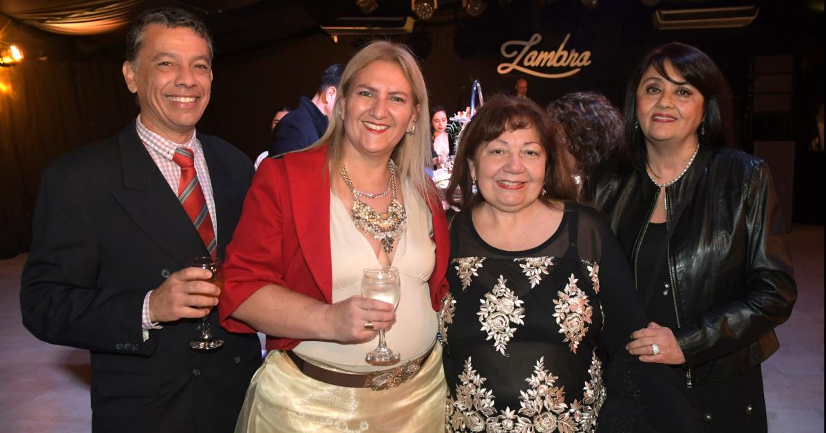 GRAN FIESTA DE GRADUADOS EN ZAMBRA
