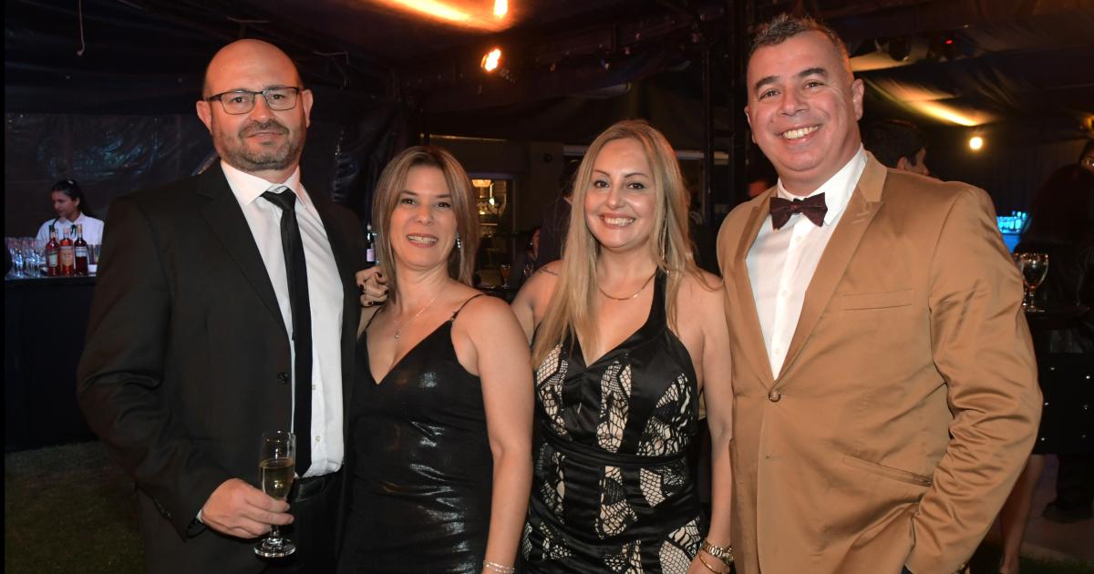 GRAN FIESTA DE GRADUADOS EN ZAMBRA