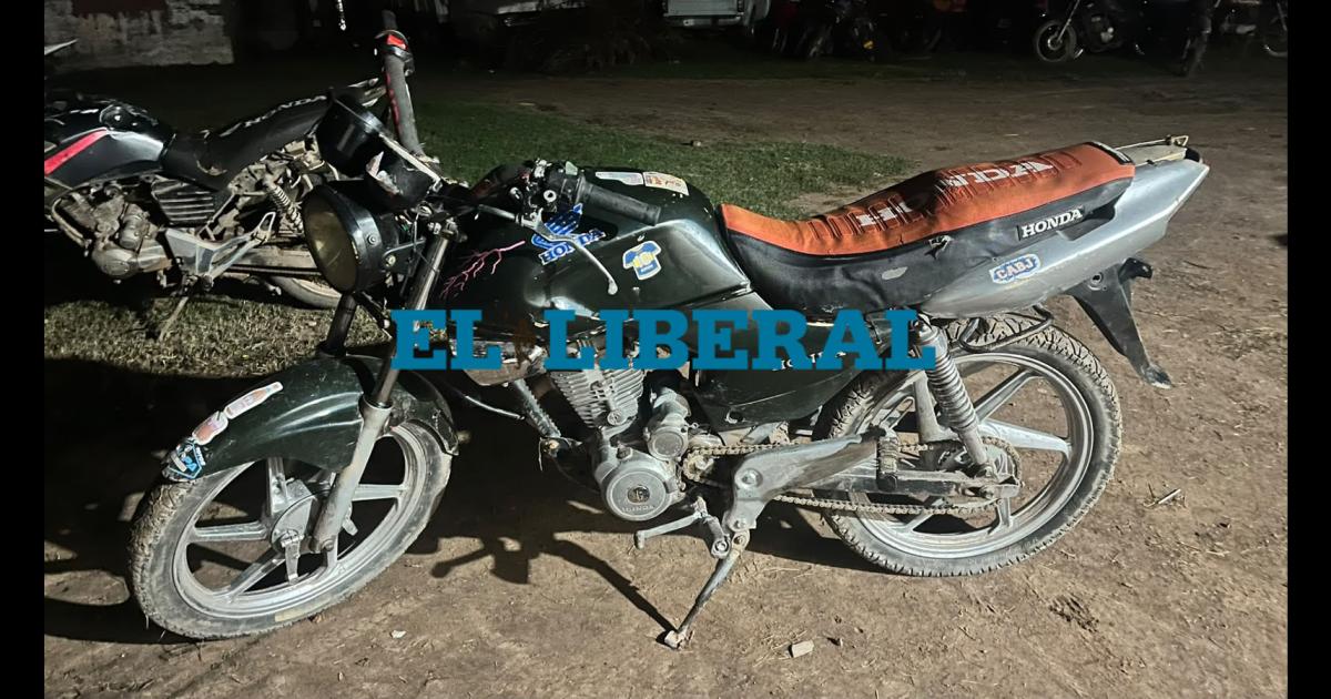 Atropelloacute a una enfermera escapoacute y su padre lo entregoacute a la Policiacutea- manejaba una moto robada hace 15 antildeos
