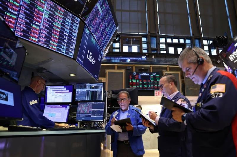 Subieron los bonos y el riesgo paiacutes cerroacute en 425 puntos
