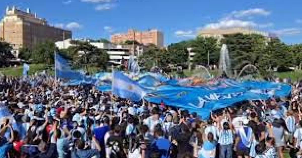 Un banderazo multitudinario para darle fuerza a la Seleccioacuten