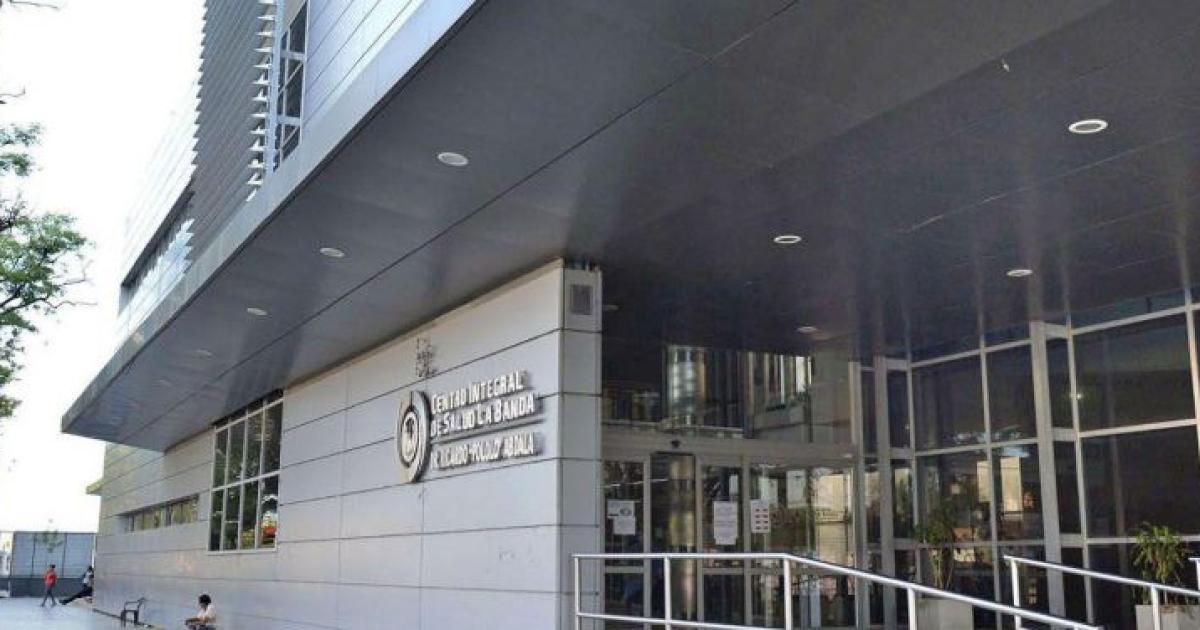 La Banda- un adolescente murioacute tras descompensarse mientras jugaba al fuacutetbol en una cancha barrial