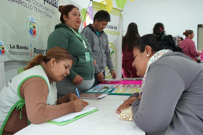 Maacutes Cerca Tuyo beneficioacute a vecinos del Villa Griselda