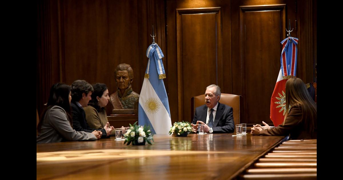 El Gobernador recibioacute a representantes de FAO Argentina para la presentacioacuten del Plan Provincial de Restauracioacuten de Bosques Nativos