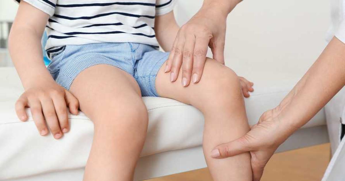 Dolor de crecimiento en las piernas del nintildeo- cuaacutendo se convierten en una sentildeal de alarma